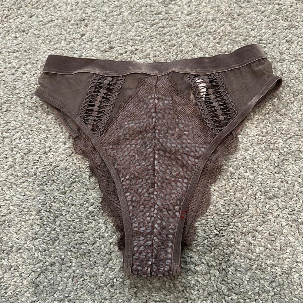 Victoria’s Secret lace underwear size small new gorgeous lace